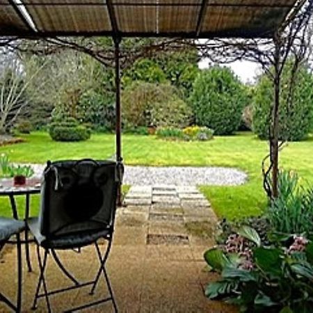 Chambre D'Hote - Ilse'S Garden Chair La Porcherie Exterior photo