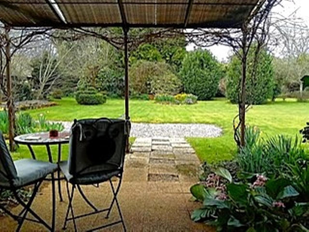 Chambre D'Hote - Ilse'S Garden Chair La Porcherie Exterior photo